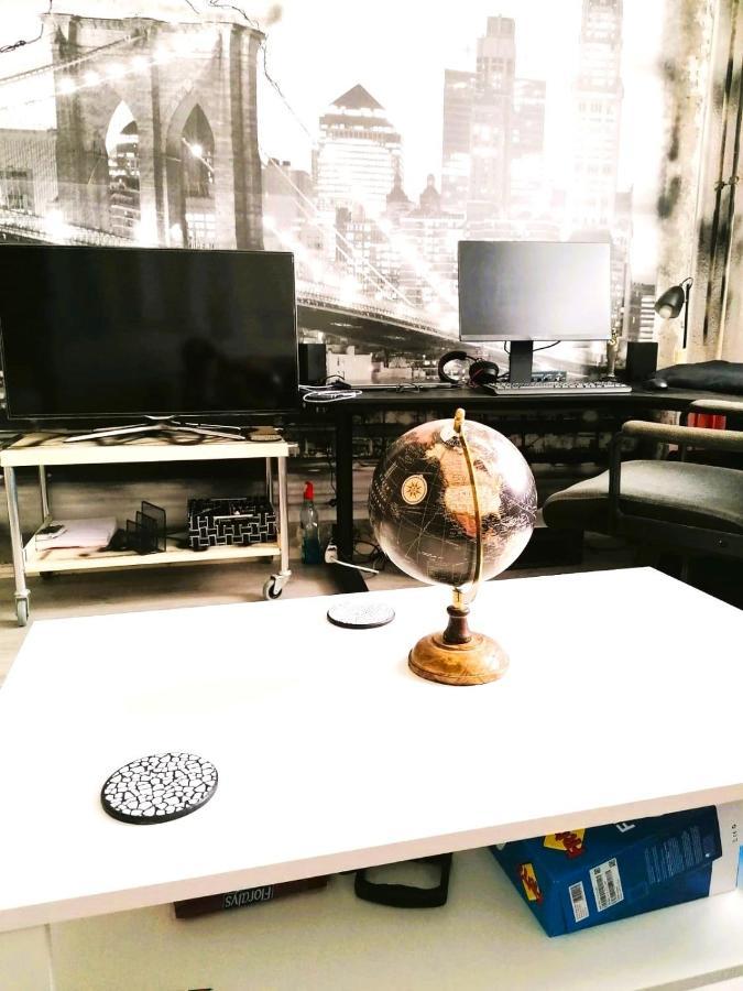 Hospedagem domiciliar Trendy Cool And Cozy Big In A Area 12 Min Near From The Center *